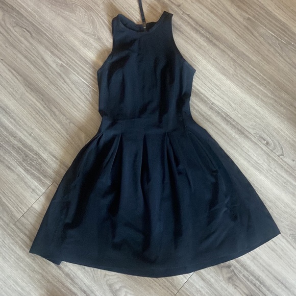 Lululemon Here to There Skater Dress 1st Release- size 6 - Picture 5 of 7